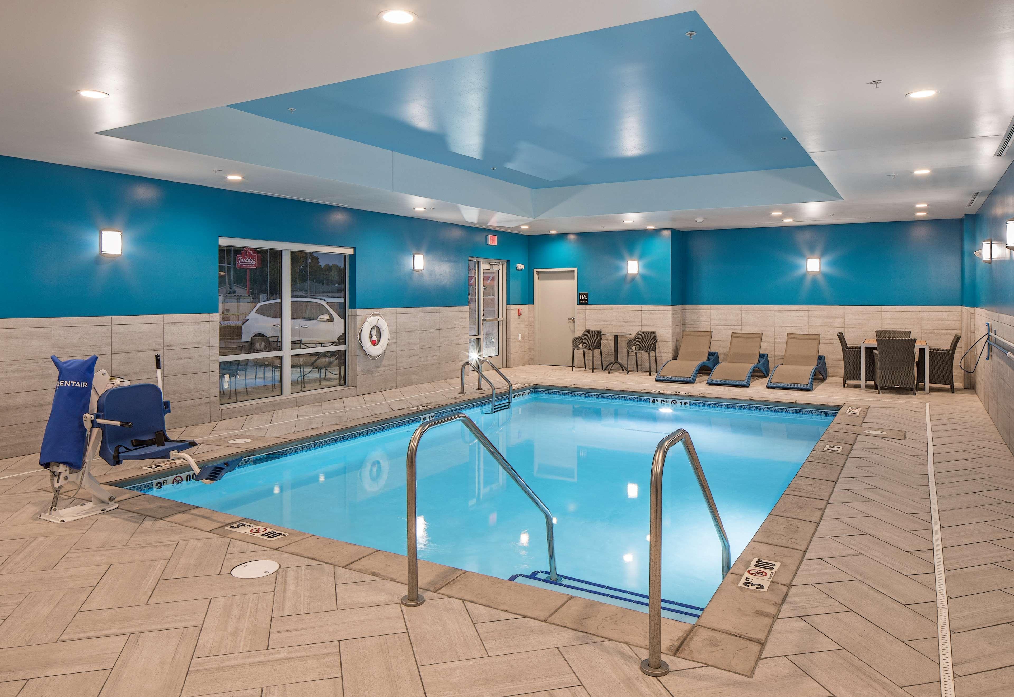 Hampton Inn Columbus Exterior photo